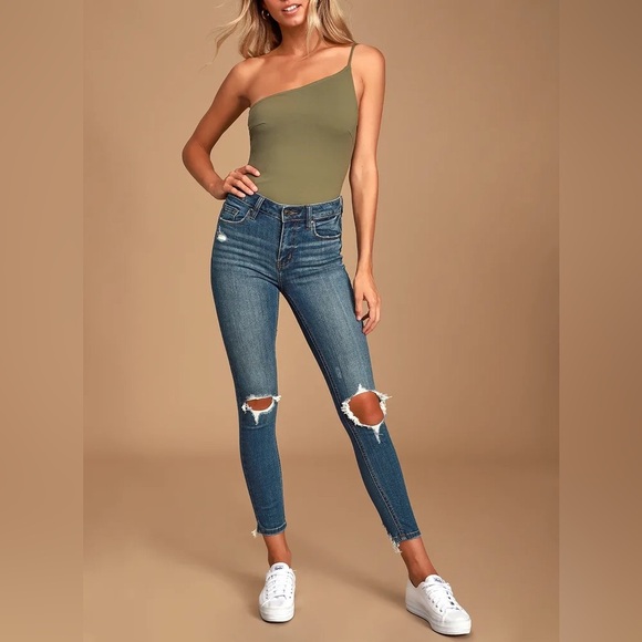 Lulu’s Belleza One-Shoulder Bodysuit - Olive Green NWT - Picture 3 of 5